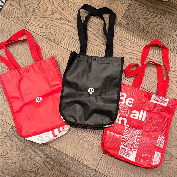 lululemon athletica Handbags - Lululemon reusable tote bags set of 3 snap closure top gym lunch travel bag